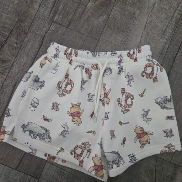 Disney Winnie The Pooh Womens Shorts XXS - Picture 1 of 3